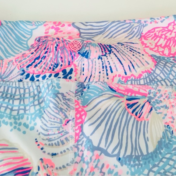 Lilly Pulitzer Weekender Luxletic 21”High Rise Leggings-Multi Roar Of The Seas - Picture 9 of 10